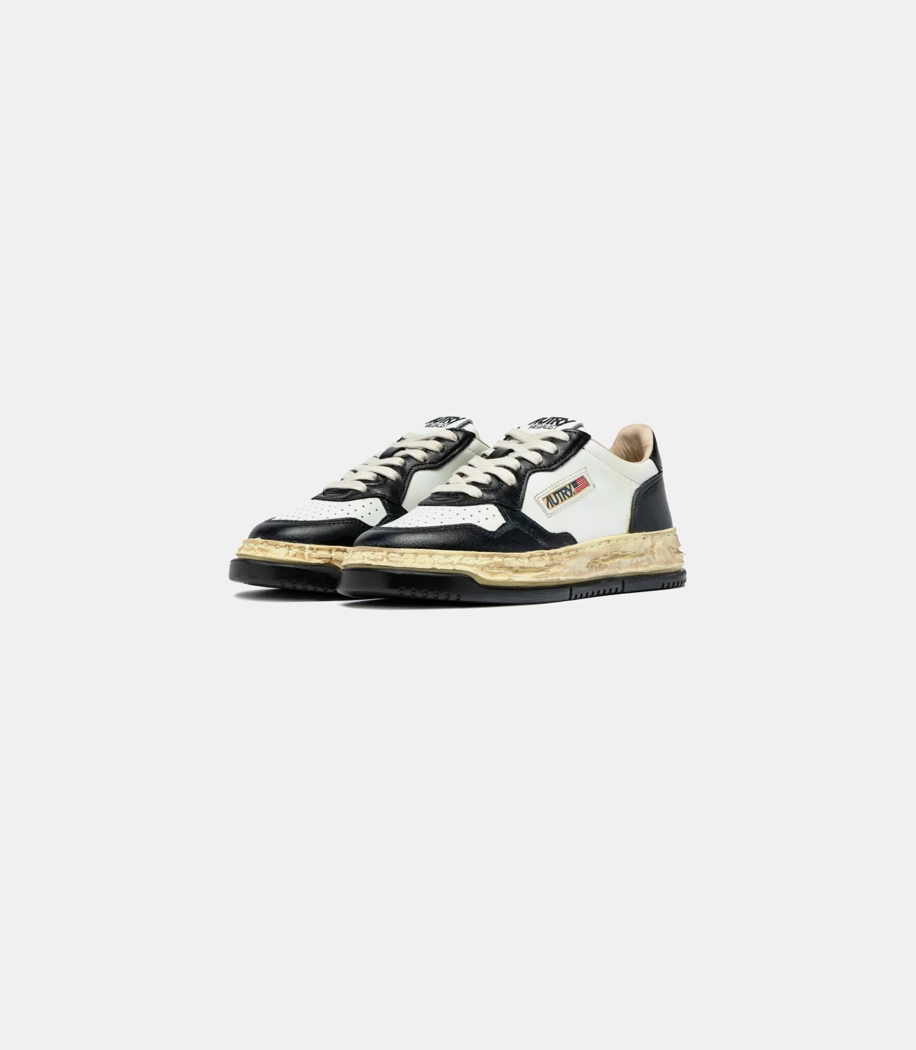 Medalist super vintage low x maison mihara yasuhiro - Image 2