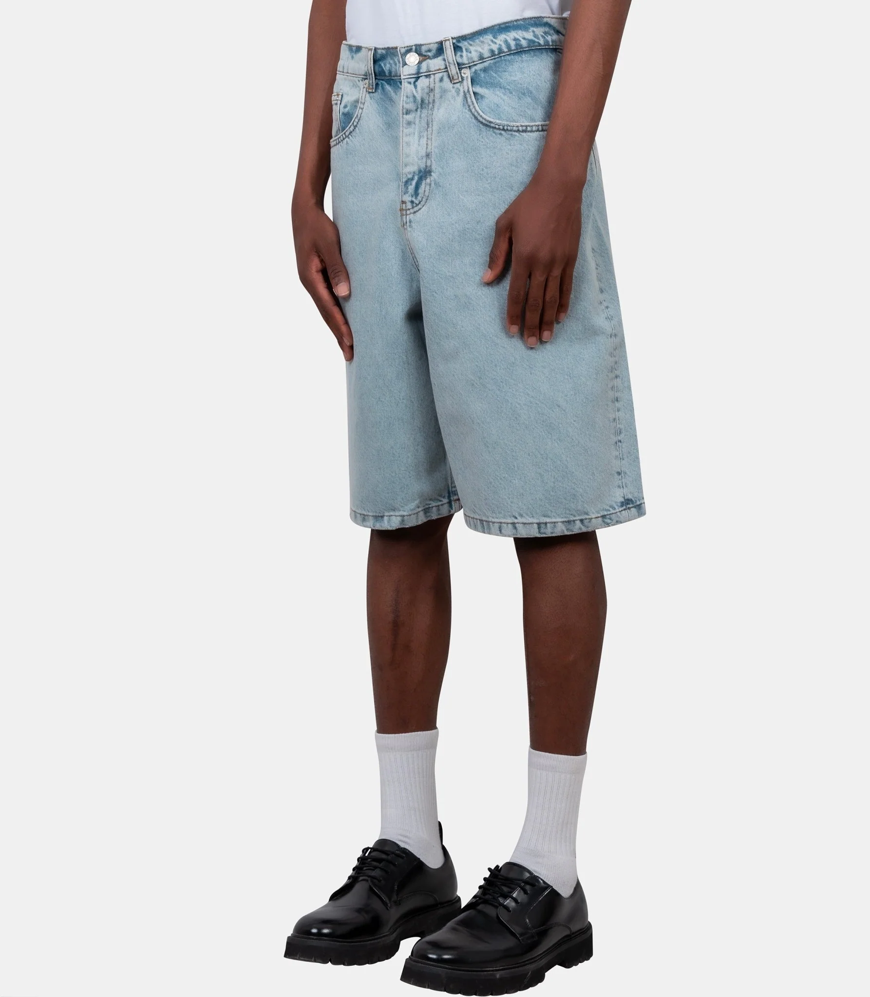 Short light wash denim - Image 2
